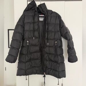 Moncler Suyenne Mid-Length Down Jacket